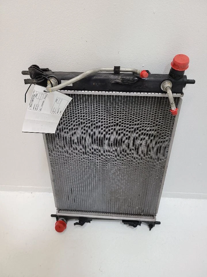2012-2017 HYUNDAI ACCENT Radiator 253101R000 12-17 - Image 1 of 4