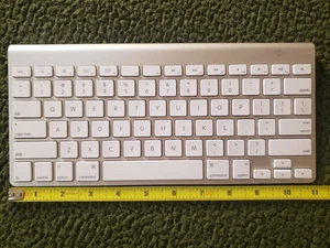 Teclado Apple Magic Bluetooth Inalámbrico Modelo A1314 Usado - Imagen 1 de 4