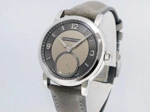 Schwarze Etienne Roma Synergie von Kari Voutilainen WROVMA43SSCUBCLTD LTD 31.510 $ - Bild 1 von 14