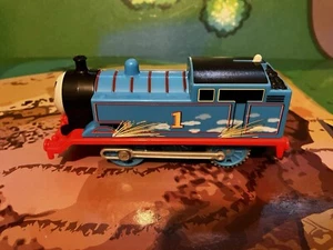 Trackmaster SUPER STATION THOMAS Thomas & Friends Motorised Battery Train - Picture 1 of 4