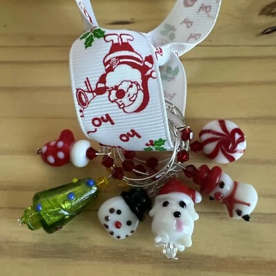 ¡NUEVO!  NAVIDAD PERRO SANTA MUÑECO DE NIEVE GUANTE ÁRBOL Vino Dije Anillos Juego De 6 Foto 1 de 4