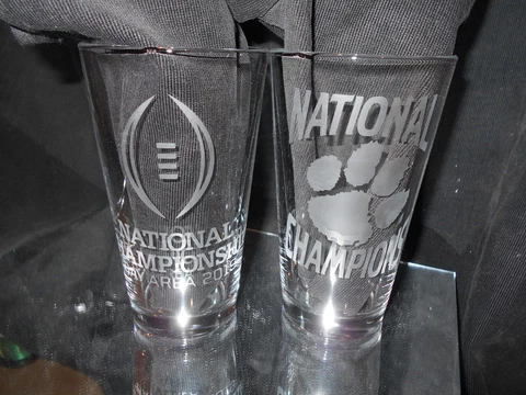 2018/2019 NCAA FOOTBALL NATIONIAL CHAMPION CLEMSON TIGERS ETCHED 2 PINT GLASSES Cover