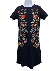 CHELSEA & THEODORE Women size S Petite Black Floral Embroidered Shift Dress - Picture 1 of 9