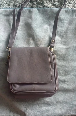 Laufsteg Coll aus weichem Leder  Handtasche "METRO" grau Damen Umhängetasche Messenger Bag - Bild 1 von 3