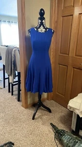Elegant Sleeveless Dress - Picture 1 of 3