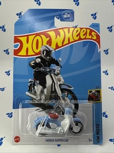 Hot Wheels - Honda Super Cub Sky Blue  - HW Moto 3/5 87/250 2023 D Case #110 - Picture 1 of 12