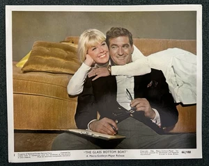 DORIS DAY ROD TAYLOR DAS GLASBODENBOOT. Original Stills für Theater & Medien. - Bild 1 von 5