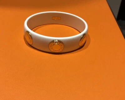NUEVO SIN ETIQUETAS BRAZALETE COACH Blanco 3/4" Phoebe Medallón a Presión NUEVO Foto 1 de 3