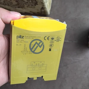 Totalmente nuevo relés de seguridad PILZ 773520 acelerado expreso DHL - Imagen 1 de 4