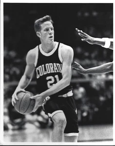 Foto de prensa original Sande Golgart Colorado Buffaloes tipo delantero 1 8x10 - Imagen 1 de 2