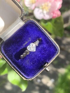 18ct Gold & Platinum Heart Ring, Vintage With Diamond, Size K, UK Hallmarked - Picture 1 of 11