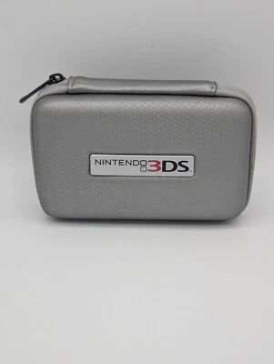 Чехол для переноски Nintendo 3DS DSi Lite серебристый - б/у и очищенный - Изображение 1 из 4