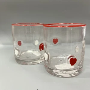 NEU Anthropologie Dupe ROT WEISSE HERZEN Symbol Saftglas Whisky Tassen 2er SET - Bild 1 von 2