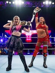 Charlotte Flair Alexa Bliss 11x17 Foto Poster WWE Tag Champions Print NXT RAW - Bild 1 von 1