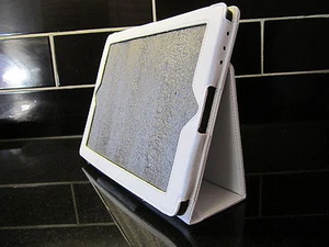 White PU Leather Carry Case/Cover/Wallet Stand for Apple Ipad 1,2,3,NEW Tablet - Picture 1 of 1