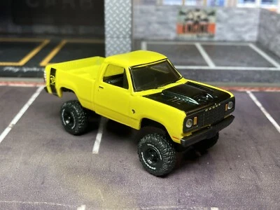1978 Dodge Pickup Lifted 4x4 Truck 1/64 Diecast Custom Off Road M2 Machines - Image 1 of 4