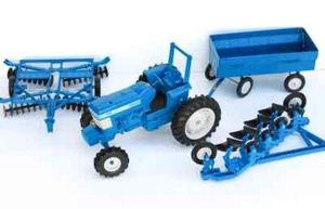 Vintage ERTL Ford 7710 Tractor Set, ERTL Deluxe Farm Set, Die-Cast Metal Ford - Picture 1 of 7