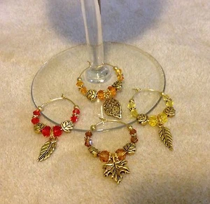 Herbstblätter Herbstfarben 4er Set gold- oder silberfarbene Weinglas Charms - Bild 1 von 24
