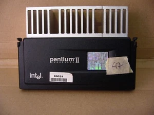 CPU PROCESSOR INTEL PENTIUM II 266 MHZ SLOT1 MMX ----47 - Foto 1 di 2