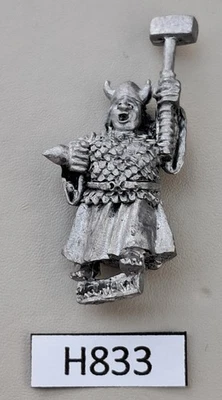 GW 1987 Empire Norse Female Fighter with Hammer - Metal (H833) - Image 1 of 3