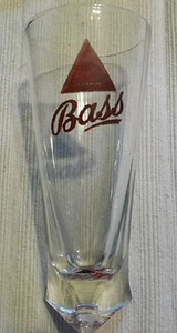 VIDRIO PINTADO CERVEZA BASS ALE ROJO TRIÁNGULO INFERIOR CERVEZA DE COLECCIÓN - Imagen 1 de 7