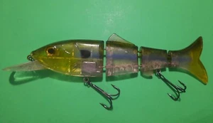 Reaction Strike Revolution Shad 12" Suspending Hard Body With VMC Hooks - Picture 1 of 4