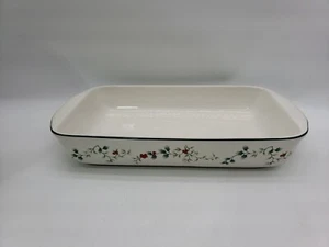 Pfaltzgraff Winterberry Baking Dish 14" x  8" Christmas Holiday  - Picture 1 of 9