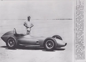 1959 Press Photo Race Driver Lance Reventlow and His Formula I Scarab - Picture 1 of 2