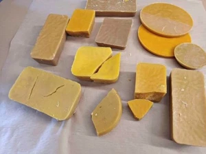 Pure Beeswax 4.9KG Organic Bees Wax Food Grade Aromatic Fresh From The Hive - Picture 1 of 4
