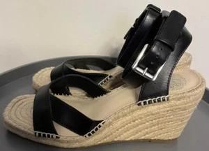 Alpargata Vince Camuto cuña negra punta abierta/correa tobillo hebilla para mujer talla 9M” - Imagen 1 de 5