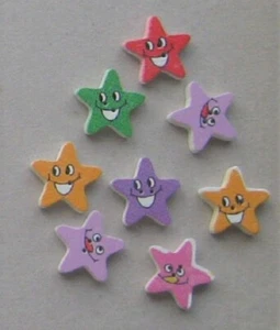 CRAFT-SEW/KNIT-SCRAPBOOK 8 x 16mm Asst Colour Smiley Stars Wood 2 Hole Buttons - Picture 1 of 1