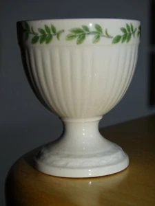 1 ANCIEN COQUETIER ETRURIA WEDGWOOD England egg cup - Picture 1 of 6