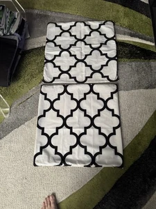 Europäische quadratische Kissenbezüge 2er Set Euro Kissenbezüge 24x24 schwarz und weiß - Bild 1 von 3