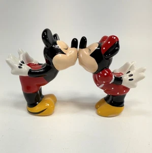 Disney Jerry Leigh Mickey Mouse Minnie Mouse Ceramic Kissing Salt Pepper Shakers - Picture 1 of 5