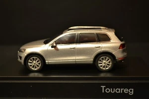 VW Touareg II Type 7P 2015 Herpa Dealer Edition vehicle in scale 1/43 - Picture 1 of 5