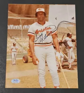 FRANK ROBINSON Signed 8x10 Photo-HALL OF FAME-BALTIMORE ORIOLES-PSA - Picture 1 of 3