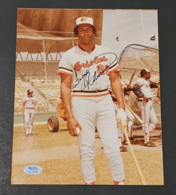FRANK ROBINSON Signed 8x10 Photo-HALL OF FAME-BALTIMORE ORIOLES-PSA - Image 1 of 3