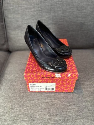 Tory Burch Sally Patent Leather Navy Blue Wedge Shoes Heels Sz 7.5 - Image 1 of 4