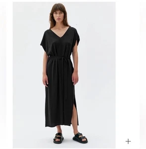 WHBM schwarz Jetsetter Mixed Media Maxikleid V-Ausschnitt Dolman M Medium $ 150 EUC KL - Bild 1 von 11