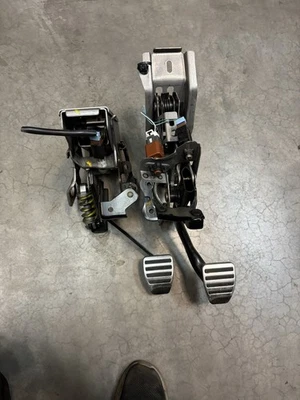 2009-2017 Nissan 370z COUPE MANUAL CLUTCH BRAKE PEDAL OEM SET 55k Miles - Image 1 of 4