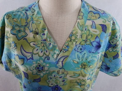 Crest Nursing Medical Scrub Top Small Style 109  - Image 1 of 4