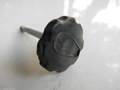 Nuevo Stock Antiguo Suzuki 80 K10 K11 K15 Perilla Tornillo Marco Lateral Cubierta Foto 1 de 4