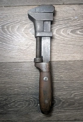 复古 10 英寸湖畔木柄猴子烟斗可调节扳手 — 第 1/4 张图片