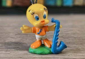 Vintage 1983 Looney Tunes Tweety Bird With A Saxophone Bully Germany 1,75" Tall - Bild 1 von 6