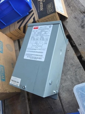 Transformador de propósito general Dayton 31YD55 0,75 KVA 60 Hz 1 PH nuevo Foto 1 de 4