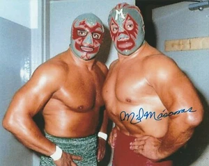 MIL MASCARAS DOS CARAS SIGNED AUTO'D 8X10 PHOTO LUCHA LIBRE AAA CMLL NWA WWF A - Picture 1 of 1
