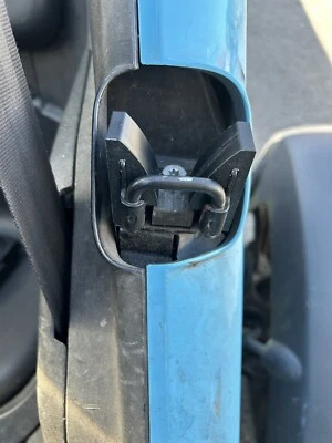 Guide Portières Renault Twizy redessinée Et Imprimée En ABS (pour 2 Portières) - Photo 1/3