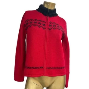 Nuevo con etiquetas Suéter Karen Scott Lana Cremallera Talla PS Rojo Tejido Nórdico con Cuello de Piel Sintética - Imagen 1 de 9