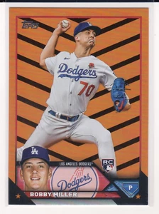 Bobby Miller 2023 Topps Actualización RC Debut Halloween ¡Naranja y Negro! Dodgers Rookie - Imagen 1 de 2