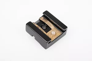 Sinar flash or viewfinder accessory shoe (part 531.61.000) - Picture 1 of 2